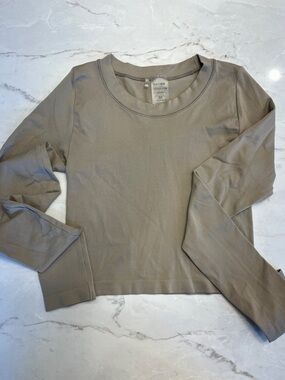 Aritzia Long-Sleeve Cropped Tee in Taupe